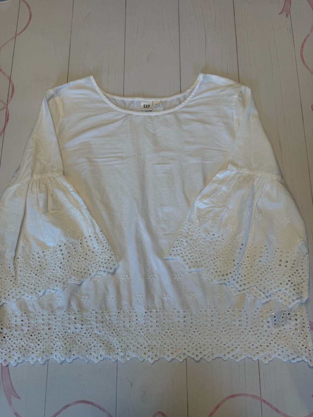 Gap White cotton Bell-Sleeve blouse Size L